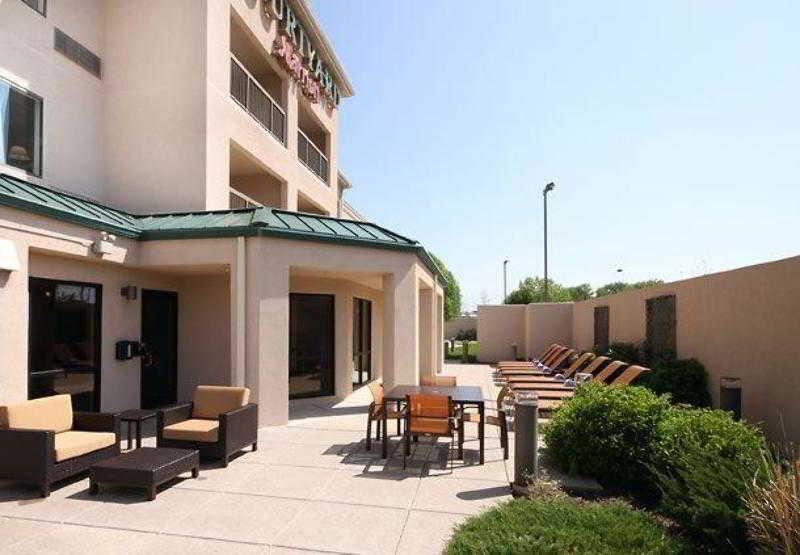 Courtyard By Marriott Topeka Eksteriør billede