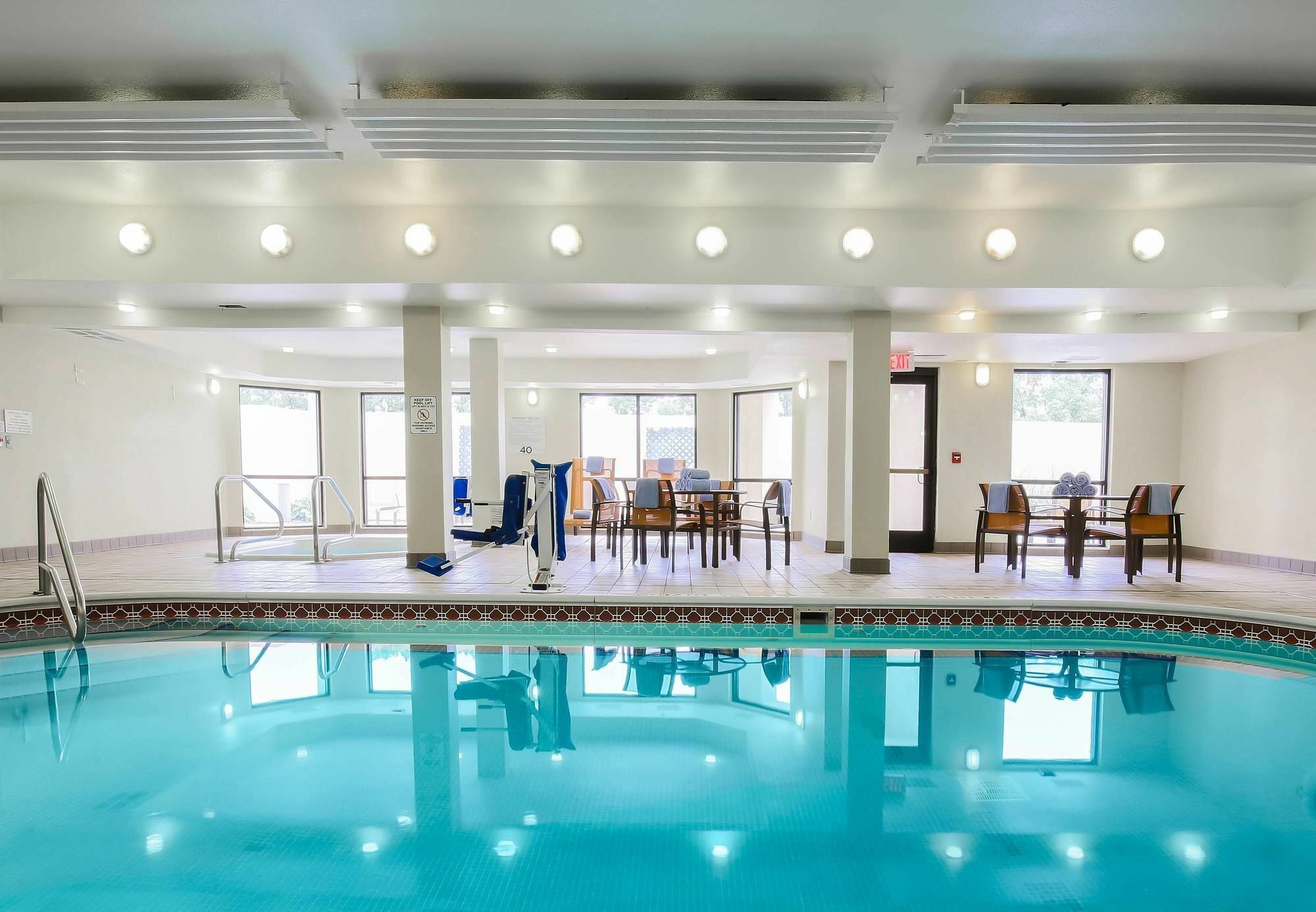 Courtyard By Marriott Topeka Eksteriør billede